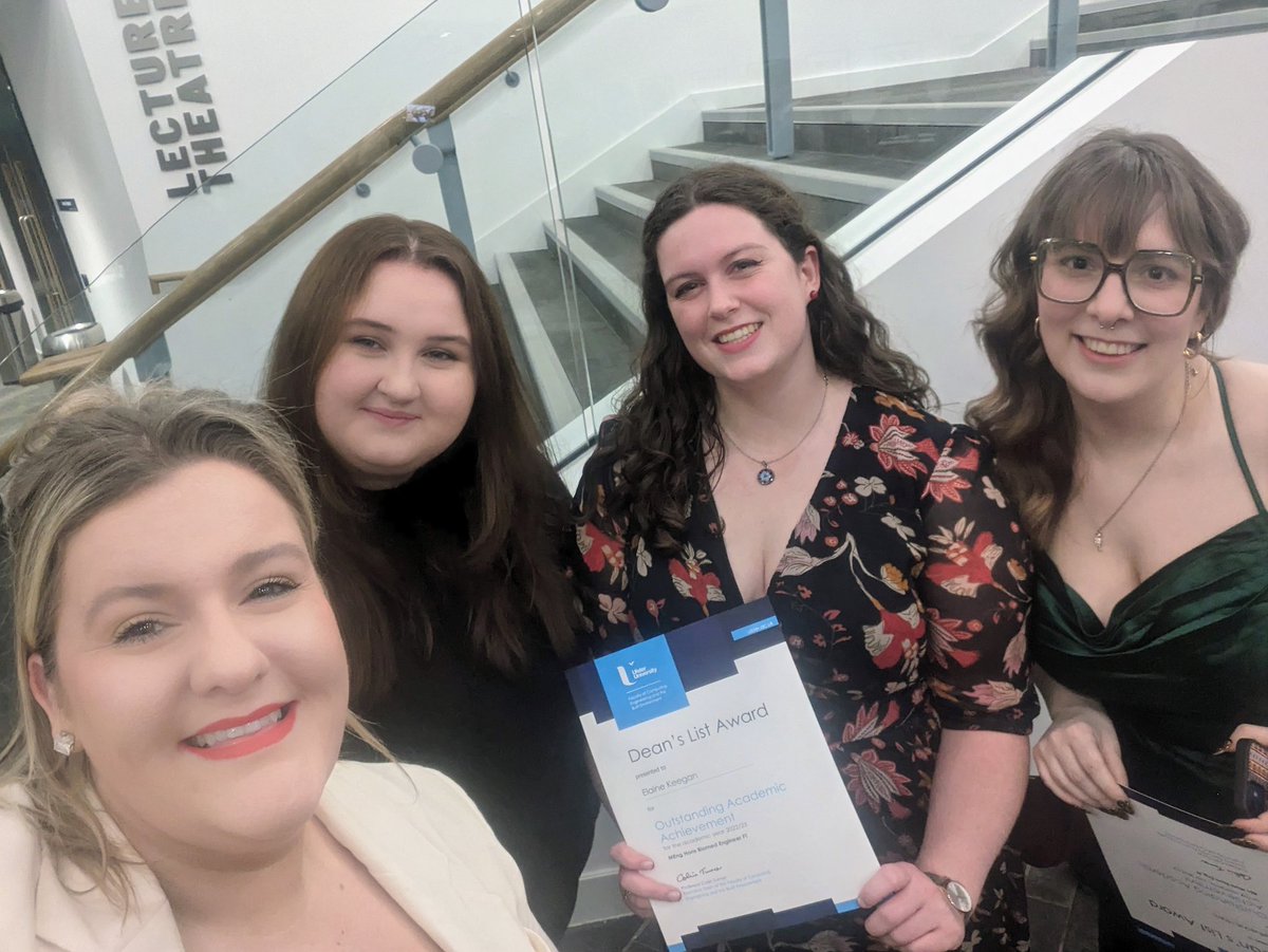 Great evening celebrating our <a href="/UUEngineering/">UU Engineering at Belfast</a> Dean's List students from the 2022/23 academic year 👏🏼🥳 
Pictured here with fellow #biomedicalengineering students 👩🏼‍🔬 and <a href="/USSEngineers/">USSE</a> members ☺️ #ProudofUU