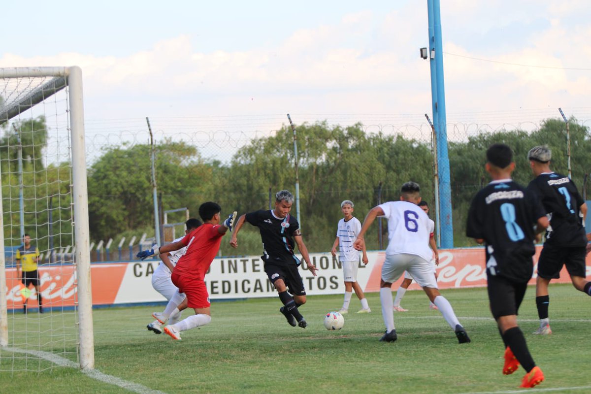 UAI Urquiza on X: 🚂 ¡Aceptamos el desafío @AmericaCaliFem! 🤝⚽️ 1.  Escudo. 2. Entrenador/a. 3. Festejo. 4. Jugadoras. 📌 Nominamos a: 🇧🇷  @Palmeiras 🇪🇸 @VCF_Femenino 🇪🇸 @FundaAlbaFem 🇦🇷 @RiverPlate   / X