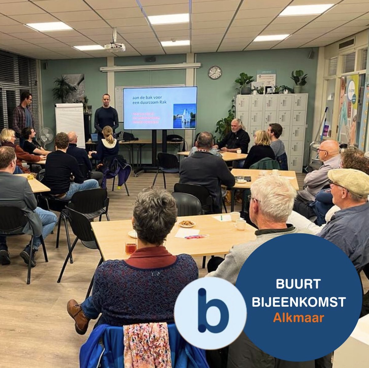 Boeiende bijeenkomst in Alkmaar, waar het buurtteam 29 bewoners samenbracht om enquêteresultaten te bespreken, teamvoorstellen te presenteren en brainstormsessies te houden. Met 130 ingevulde enquêtes en meer dan 10 aanmeldingen voor het team, gaan ze nu naar de volgende fase!💬