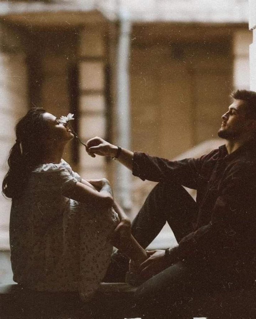 #السعاده_بالنسبه_لك

في حواراتنا الطويلة والمعقدة ، حين تقولين : "بالنسبة لي .. "
تنتهي عندي وجهة نظر العالم كله .