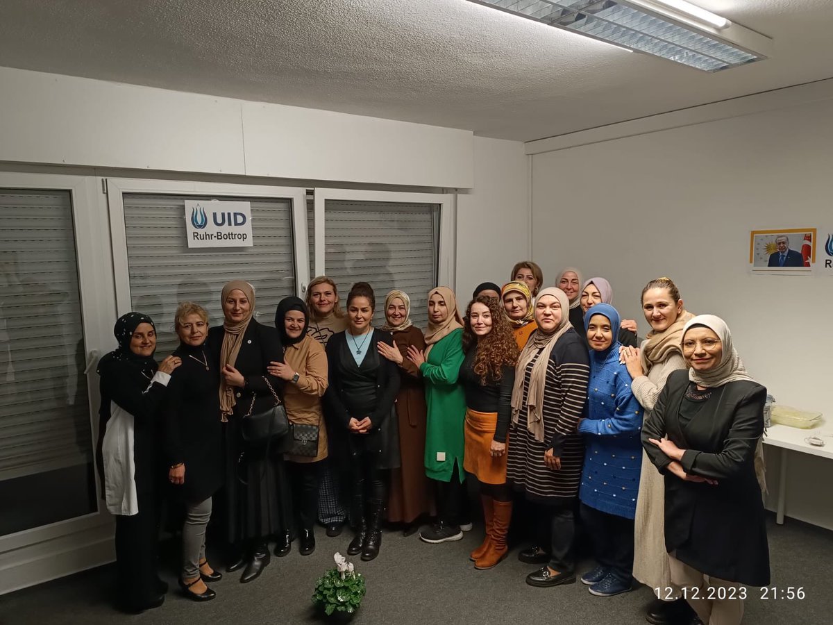 UIDBottrop's tweet image. UID Ruhr Bottrop Şubesi olarak 12.12.23 Salı
günü UID Ruhr Dortmund Şubesini, IGMG Bottrop 
Ulu Cami, Yazar Amele Haliloviç ve diğer 
misafilerimizi şubemizde ağırladık.