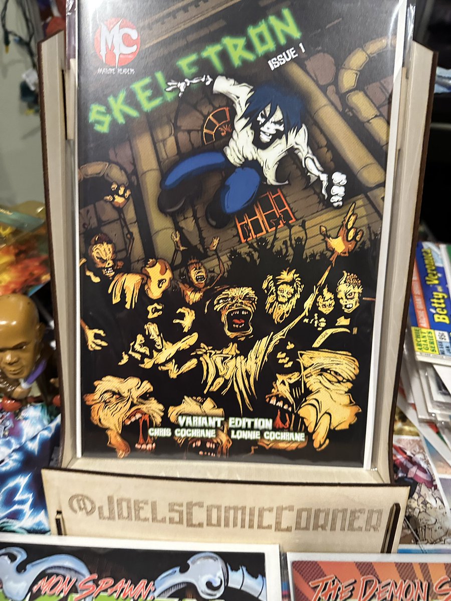 JOELCOMICSTABLE's tweet image. Issue 2 of #Sleketron by @ChrisMachete  comics check it out #indiecomics #comic #comicbook #photo @indiecomicszone