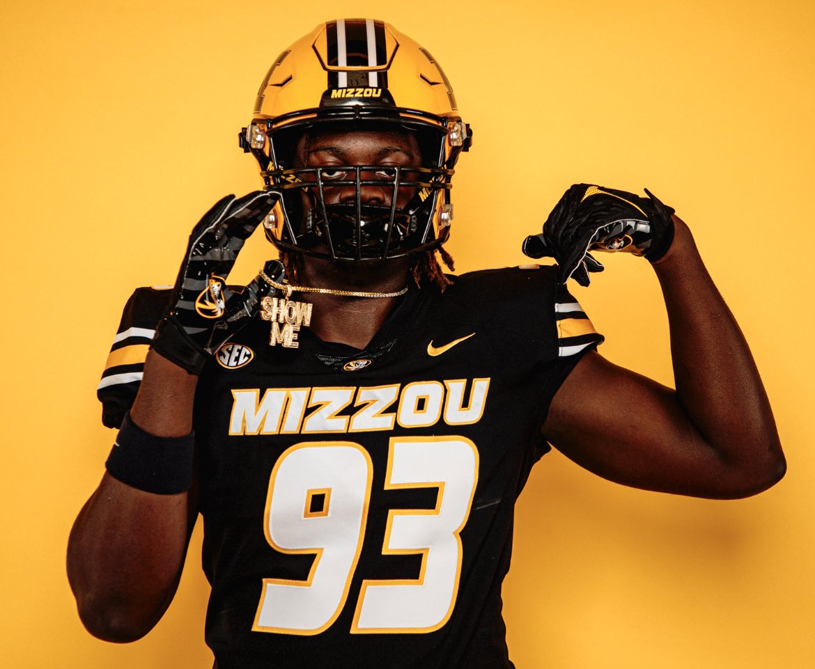 Had a great OV @MizzouFootball can’t wait to be a signed member of the family! #MIZ @CoachDrinkwitz @coach_peoples @Coach_ABurke @JCFB_Recruiting @JCJetsFootball