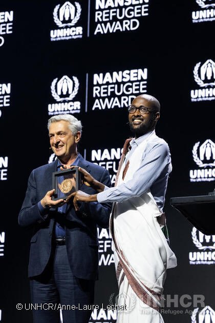Filippo Grandi (@filippograndi) on Twitter photo Honoured to give the Nansen Refugee Award tonight to Abdullahi Mire — the man who brought 100 thousand books to a refugee camp.
Respect!
<a href="/miire06/">Abdullahi Mire👨💻</a> Honoured to give the Nansen Refugee Award tonight to Abdullahi Mire — the man who brought 100 thousand books to a refugee camp.
Respect!
<a href="/miire06/">Abdullahi Mire👨💻</a>