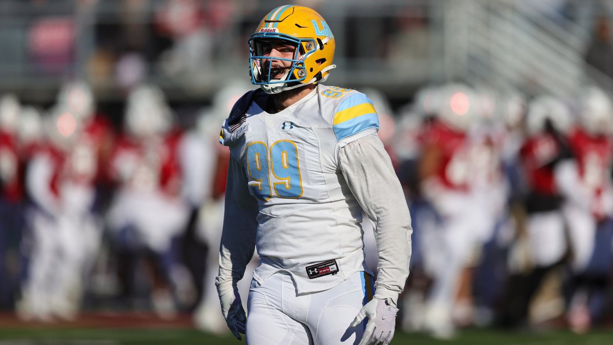 ✌️ from #NECFB earned @AP FCS Third Team All-America distinction! 👏 🔹OL Seth Osborne (@RedFlashFB) 🔹DE Eric O'Neill (@LIUSharksFB) 🔗: northeastconference.org/news/2023/12/1…