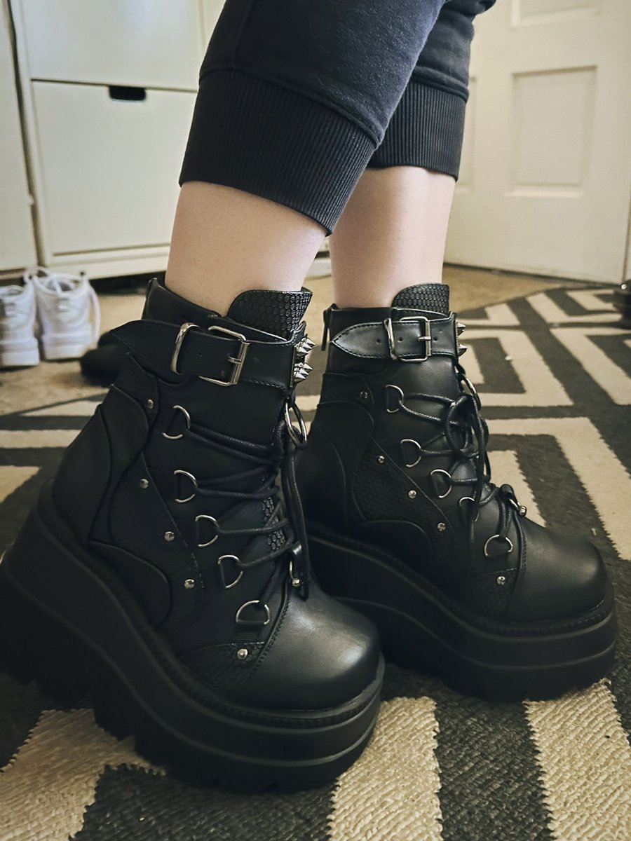 It’s been awhiiiillleee since I’ve owned some Demonia’s but I’m back bb