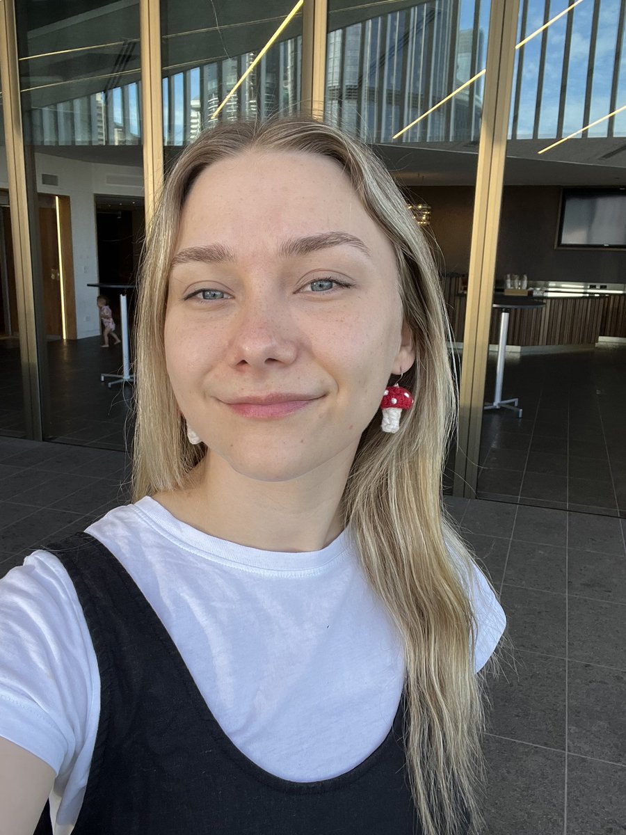Lucinda Nelson (@lucinda_nelson_) on Twitter photo Another day in paradise (setting up for #DigInt9 <a href="/Digitintimacies/">Digital Intimacies</a> and getting ready to talk about ✨online misogyny✨) Another day in paradise (setting up for #DigInt9 <a href="/Digitintimacies/">Digital Intimacies</a> and getting ready to talk about ✨online misogyny✨)
