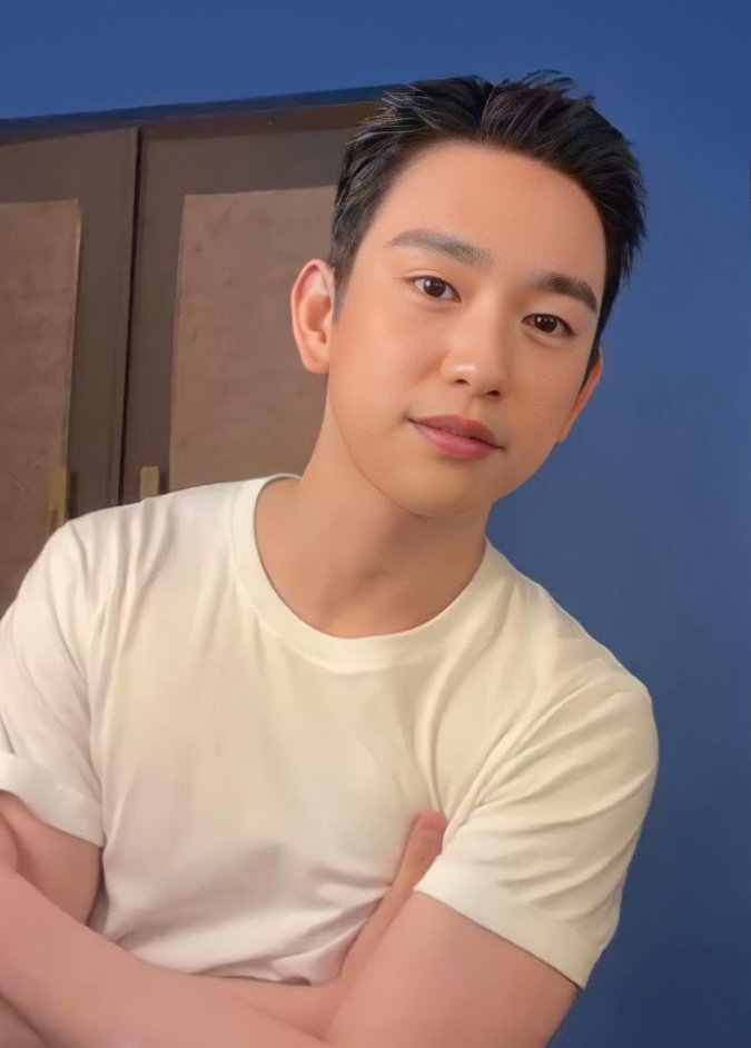 ً (@jinyounglook) on Twitter photo 