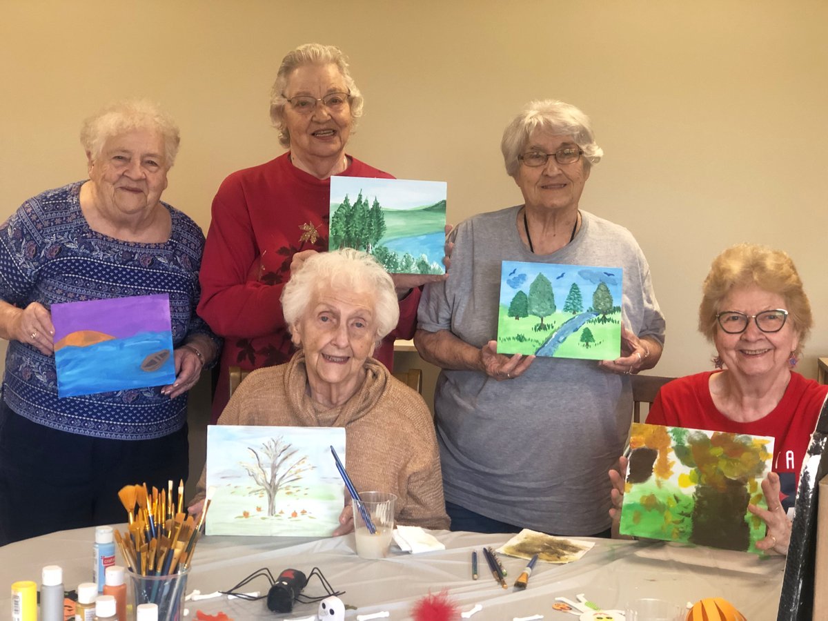 Woodcrest hosted an 'Inspired Seniors' paint class, led by the talented Destinee Love. These classes celebrate the unique expressions of each individual. No steps, just pure creativity! 🎨✨ The masterpieces speak for themselves! #ArtisticFreedom #EmpowermentThroughArt
