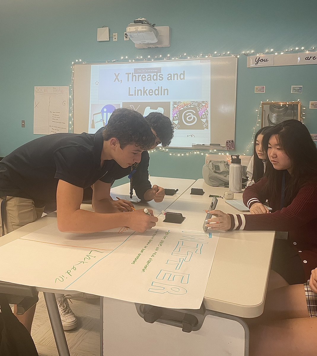 STEAMwithYsa's tweet image. Students researched and compared @X & @LinkedIn
๐คจWhich social media platform do you think might be best for young adults? I would love your input.
โญ๏ธSocial media is constantly evolving
โญ๏ธItโs important to encourage our kids to be mindful consumers of socials