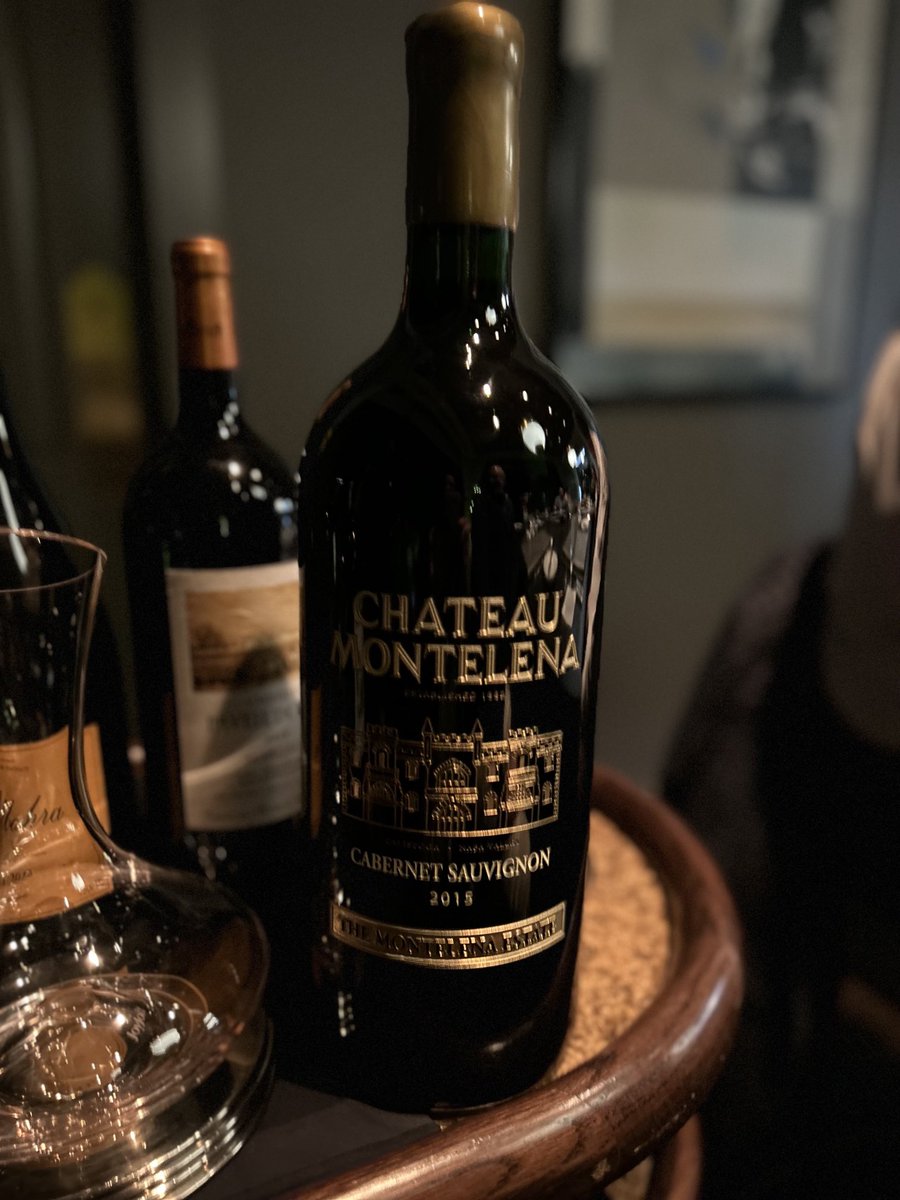 Celebration dinner and toasting with a beautiful Chateau Montelena. One of my favorite Napa cabs. Cheers to great friends, wine and food.  #ChateauMontelena #NapaCabernet #SummitClub