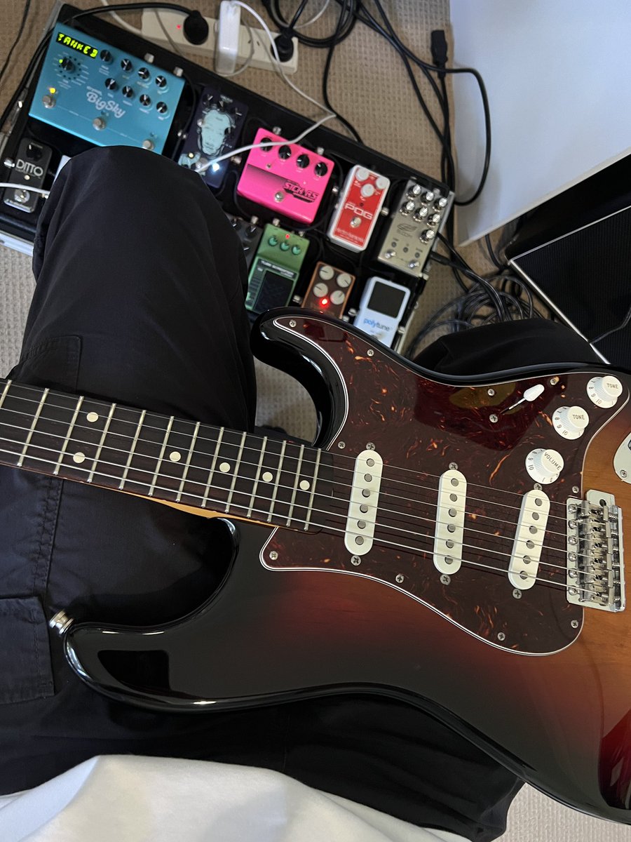 sophiegiuliani_'s tweet photo. Haven’t touched this guitar since getting back until today. 
This was the guitar I was using the last time I sat in this room with Lu before flying back ❤️‍🩹 https://t.co/plRPRKUfhJ