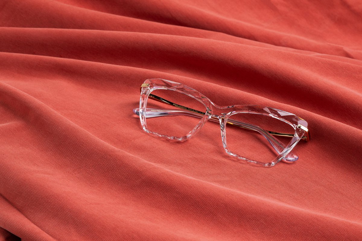 The elegant lines of Dolce &amp; Gabbana eyewear will take you through this holiday season with style!

framesdirect.com/dolce-gabbana-…