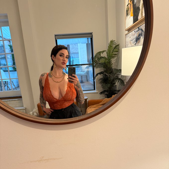 Mommy as fuck https://t.co/p782djWhFz