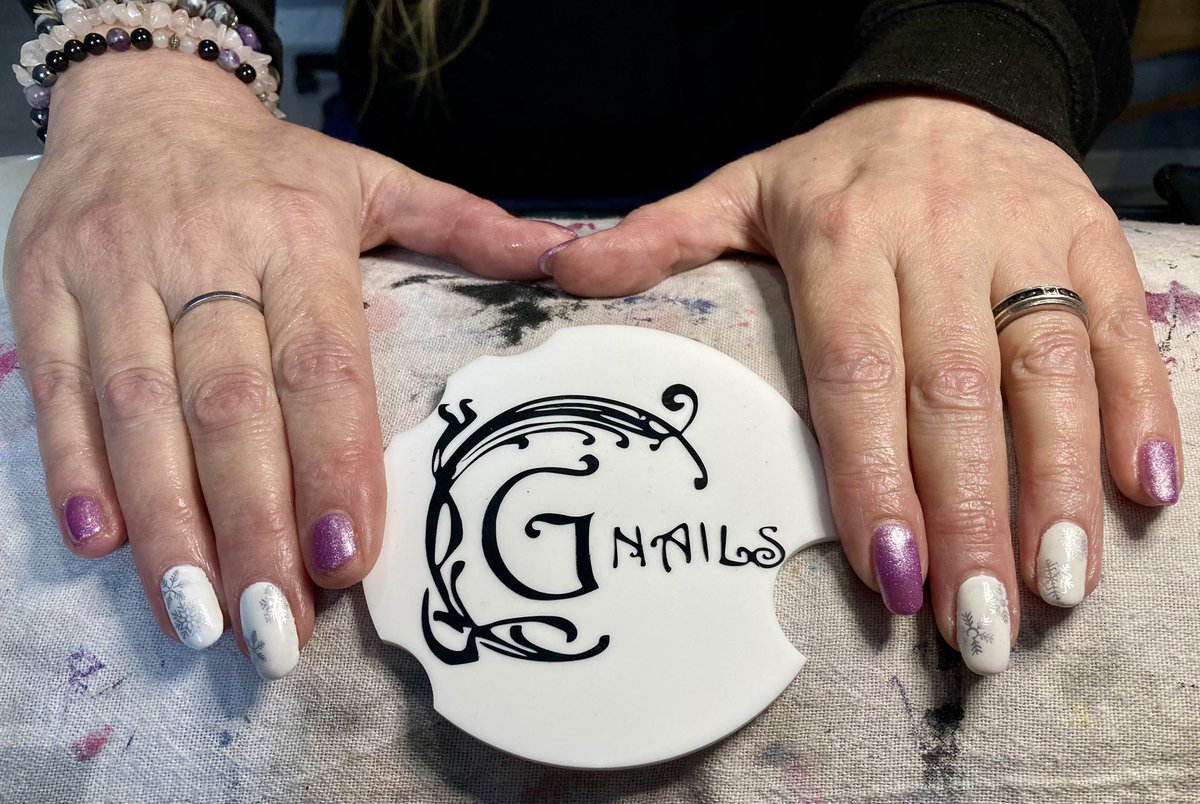 Lavender Snowflake Christmas Nails! 💜❄️💜
.
.
#GNails #Lavender #Sparkle #Silver #NailArt #Snowflake #Nails #Christmas #ChristmasNails #WinterNails #Stamping #NailStamping #PrettyNails #HolidayNails #Christmas2023 #Bainford #Falkirk #FalkirkNails #GNiche