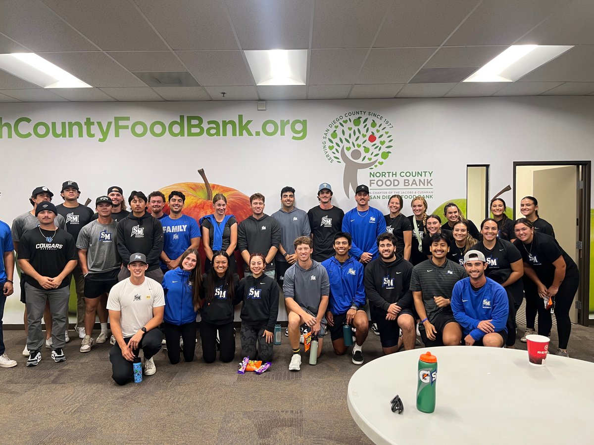 CSUSMcougars's tweet image. CSUSM Student-Athlete Advisory Committee has been busy this fall, donating time at the @SDFoodBank and hosting a toy drive for @boysgirlsclubsm!
📰 csusmcougars.com/news/2023/12/1…
#BleedBlue