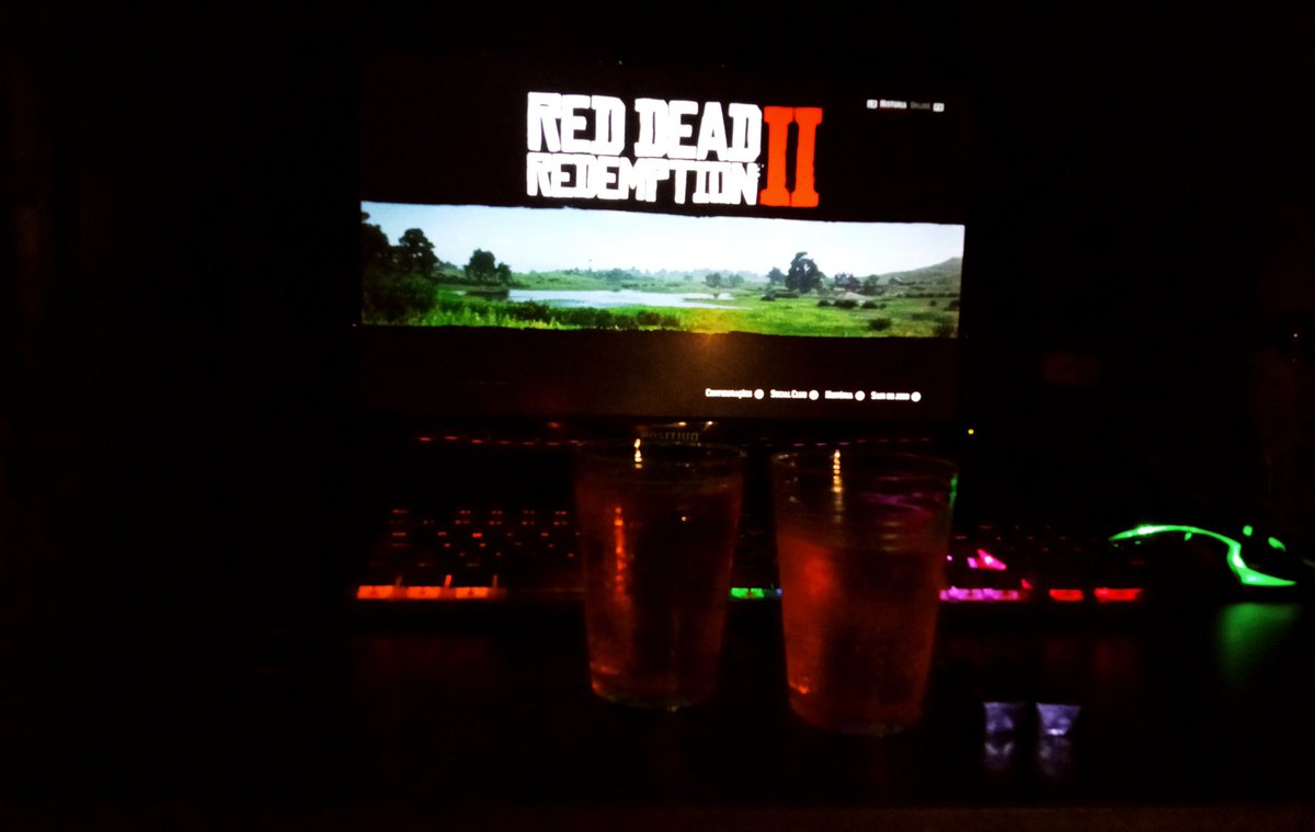 HDB0YS's tweet image. ᅟᅟᅟᅟᅟᅟᅟᅟ    𓆩✧𓆪
             -O loki e eu tendo nossa noite   de peripécias 😈(somos nerdolas, então sem safadeza)