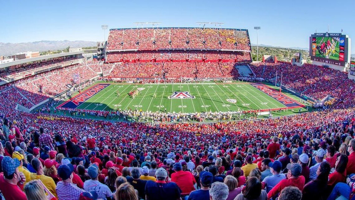 After an incredible conversation with @EtiwandaFB I am excited to announce that I have received my first DI scholarship from @ArizonaFBall❗️🐻⬇️ #beardown @BrandonHuffman @GregBiggins @OfficialKOBros @KOBrosRecruits @KOBrosWarriors