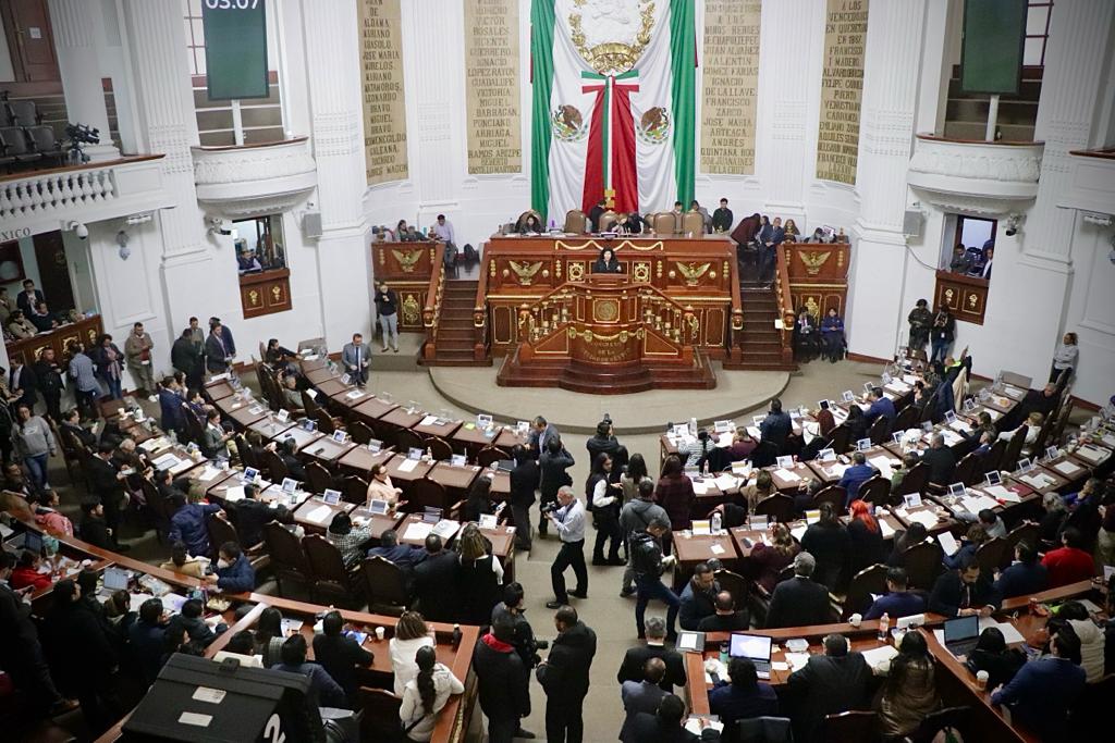 🚨 ÚLTIMA HORA

#Morena no tuvo los votos para imponer a su fiscal y decidieron reventar la sesión.

Una enorme derrota para el obradorismo y una gran victoria para la oposición. 

Hagan lo que hagan, no va a pasar 👊.