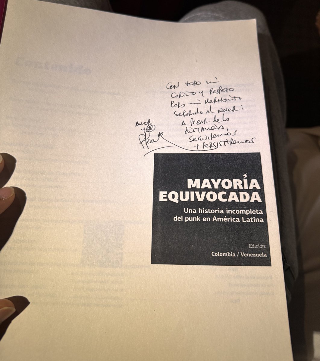 Me conseguí a mi familia de <a href="/_Provea/">PROVEA</a> y <a href="/_humanoderecho/">Humano Derecho Radio Estación</a> después de muchos años sin vernos. 

Fue un momento que voy a atesorar en la soledad que nos acompaña en el exilio y que solo se rompe en momentos como este. 

Gracias amigos por todo lo bueno <a href="/fanzinero/">Rafael Uzcátegui</a> <a href="/marinoalvarado/">Marino Alvarado B</a>