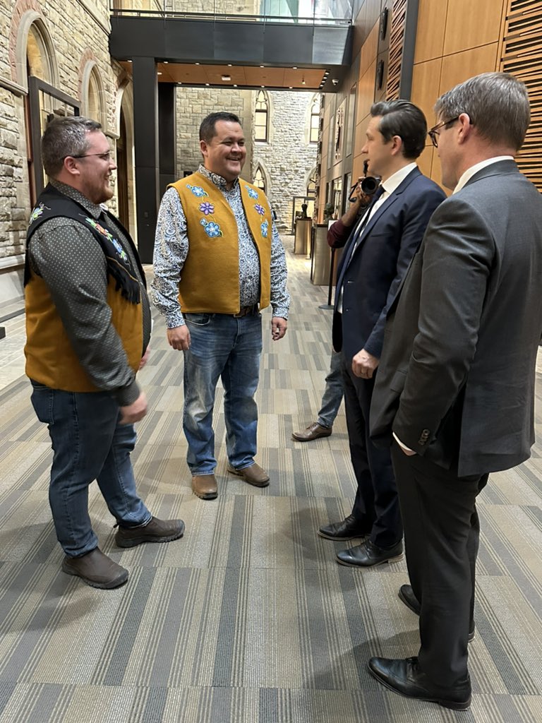 <a href="/PierrePoilievre/">Pierre Poilievre</a> &amp; I were honoured to meet w Gwich'in Grand Chief <a href="/KenKyikavichik/">Ken Kyikavichik</a> &amp; Nihtat Gwich’in Pres Kelly McLeod today. We had a great discussion &amp; look forward to working together on many northern issues. Thank you Chief Ken &amp; President Kelly! #inuvik #northwestterritories