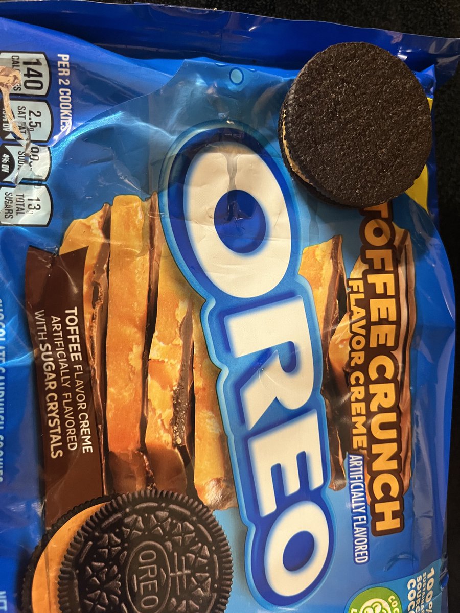 Dear ⁦@Oreo⁩, we are fans of this Toffee Crunch flavor creme… but many of the cookies are assembled with the outside of the cookie on the inside. It makes it harder to scrape the filling off on your teeth, which is a major enjoyment.