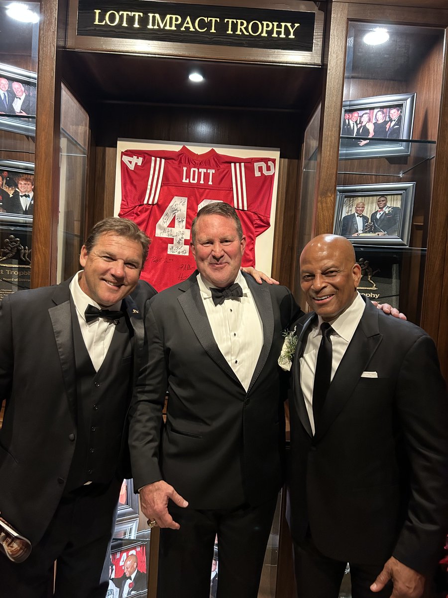 Loved having another @49ers alum with us on Sunday. Thank you to 3x Super Bowl champion and 4x Pro Bowler Brent Jones for joining us as our keynote speaker.