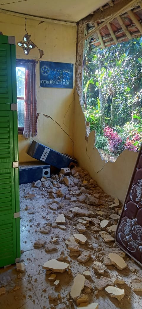 daryono_eq_talk's tweet photo. Dampak gempa Gempa Kab. Bogor M=4,6 baru saja  pukul 06:35:12 WIB. https://t.co/dA3haoGNsI