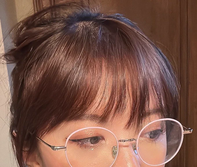 put down the scissors lily  don't do it  don't cut your own bangssss  nnnooooooooooooooooooooooo