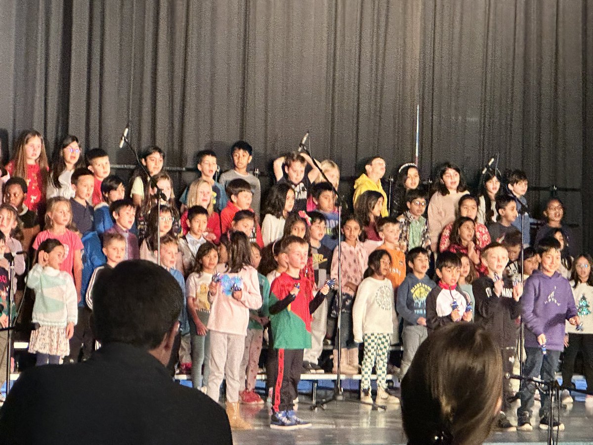 Our <a href="/BarbaraRose220/">Barbara Rose Elementary School</a> first graders did an amazing job during their dress rehearsal and holiday show tonight! <a href="/blakemusictchr/">Janet Blake</a>