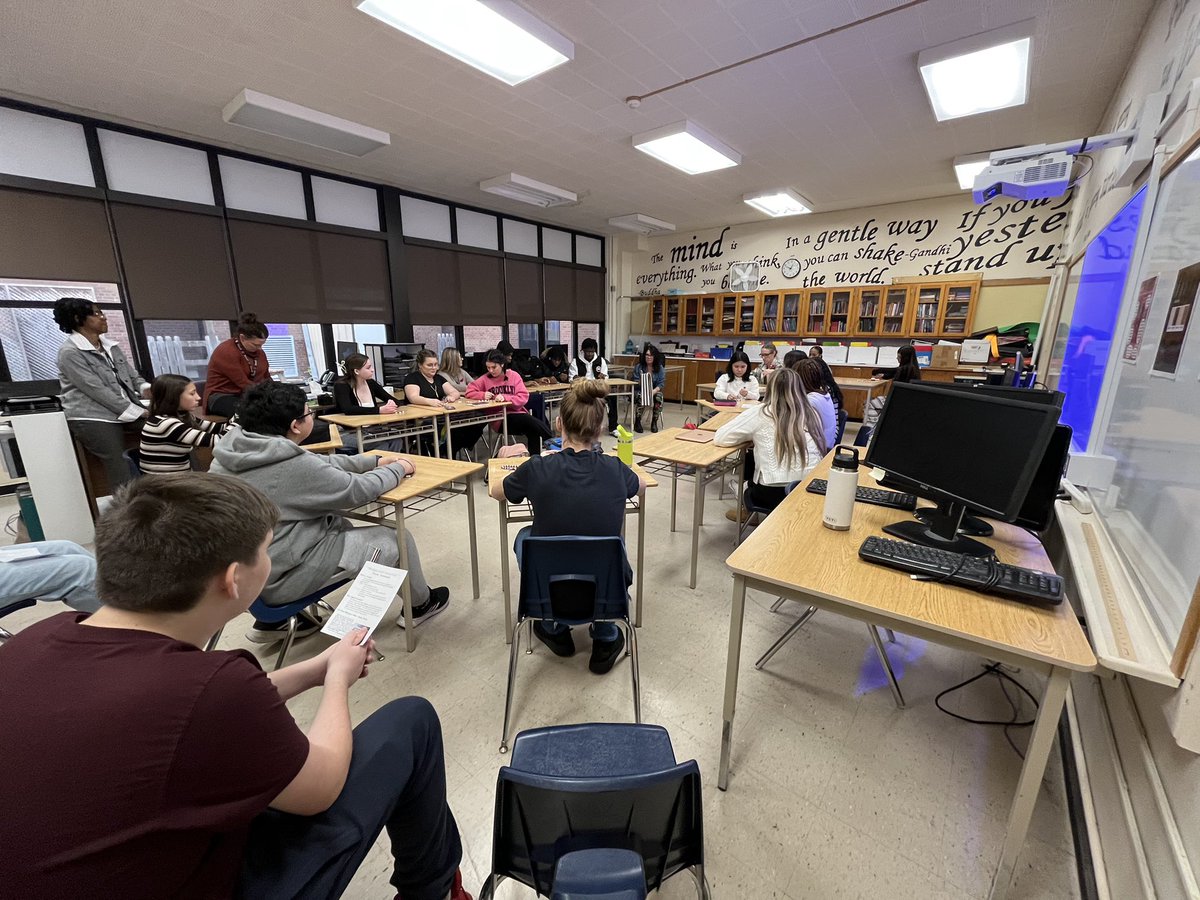 NPCLibrary's tweet image. For Treaty Week Suzie Miller, @IndigenousEdGE &amp;amp; community member, led a Two-Row Wampum Treaty discussion &amp;amp; friendship bracelet workshop.  @ThatsMrWills @GEDSB