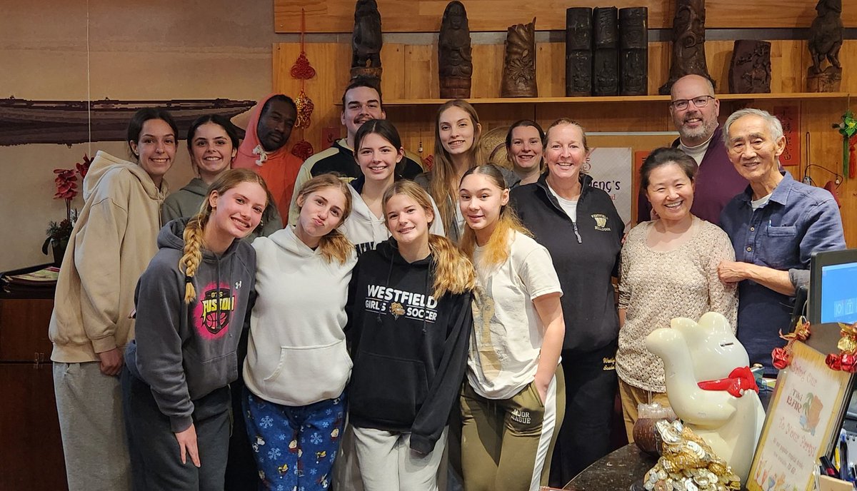 Fun team dinner at Cheng's Asian House off 50 and Airline Pkwy ...best dinner best flambee, best laughs!