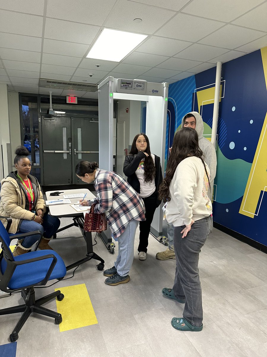 So excited to welcome @CityLabHS to the Fannin Building. So proud of our @IDEA_at_Fannin students who volunteered to welcome them tonight! 2024 is going to be THE BEST YEAR YET! @RubyRamirezDISD @N_Bernardino @TransformDISD @DrBrianLusk
