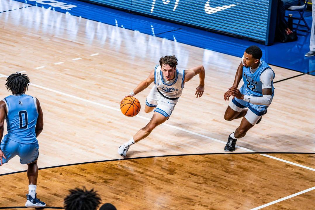 Walsh Sparks #1 Sharks to win over Keiser 

🔗 nsusharks.com/news/2023/12/1…

#HungryForMore