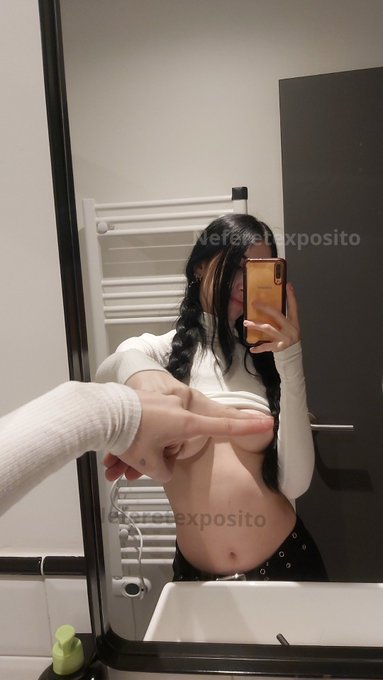 Tu y yo calentandonos en la camita juntos 🔥 pi&eacute;nsalo 🥺 https://t.co/SMbXREdsUH