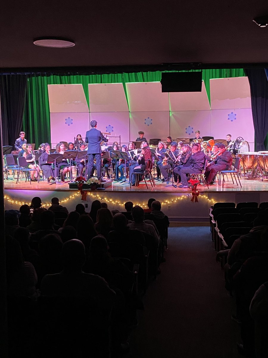 BobbyLake17's tweet image. Great performances by our 7th, 8th &amp;amp; combined MS band! ⁦@NPSD_MS⁩ ⁦@NPSD_Arts⁩ ⁦@nplain_schools⁩ ⁦@NPMS_MrDexter⁩ #WorkWithAPurpose
