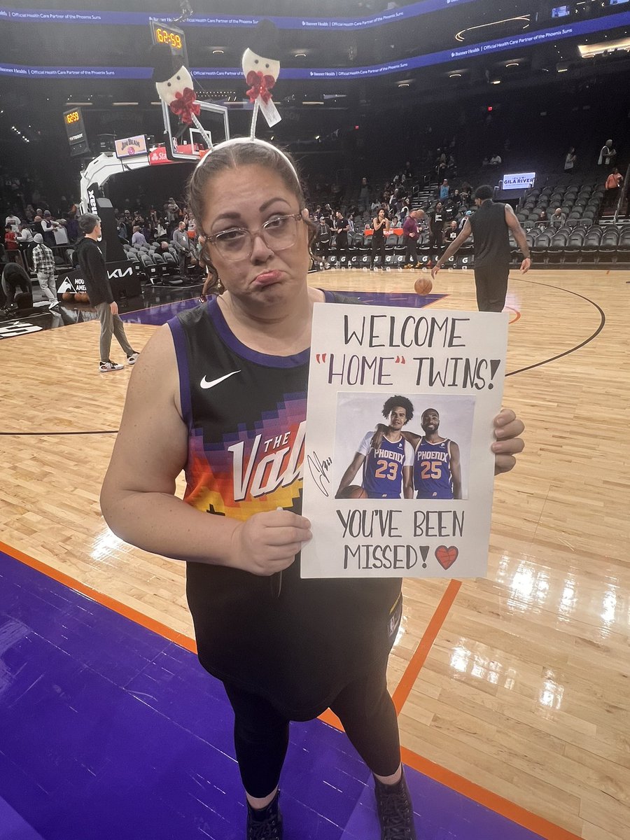IfYouSeeKay_22's tweet photo. @mikal_bridges I got one twin at least 🥹 I’ll be here after the game if you wanna ‘hug it out’ too!!! 🤞🏼😬🤞🏼 ya’ll are always welcome here 🧡🏀💜 @BrooklynNets https://t.co/Nk4IrjqvRo