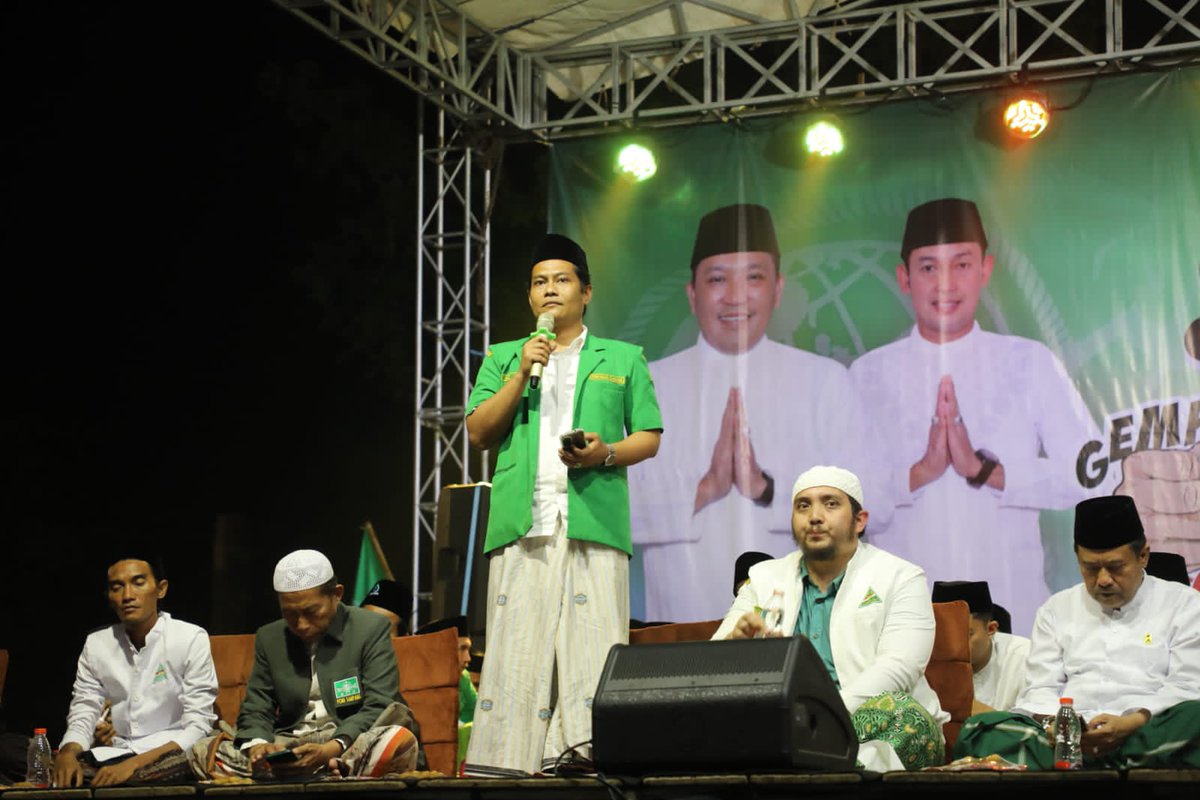 pwansorjatim's tweet photo. Alhamdulillah, berjalan dengan lancar dan sukses acara Ansor Sampang Bershalawat di Alun-alun Trunojoyo, Sampang
Rabu, 13 Desember 2023

#SpiritBaruAnsorJatim https://t.co/oi72rA28Ma