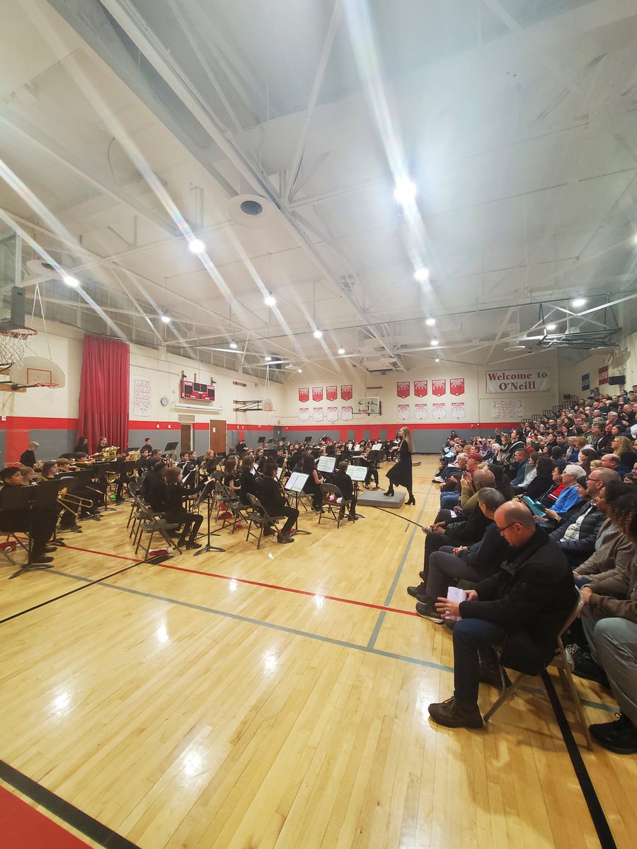 So proud of all of our amazing 5th and 5th grade Band/Orchestra musicians for their amazing performance tonight!
#dg58pride #Kingsley58
