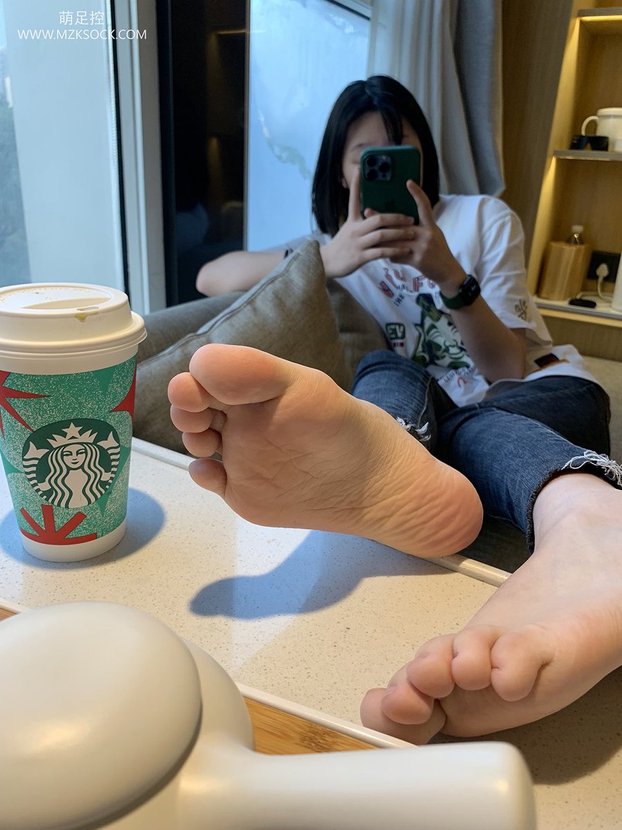 foot. feet. feetfinder. feet_lover. footjob. 