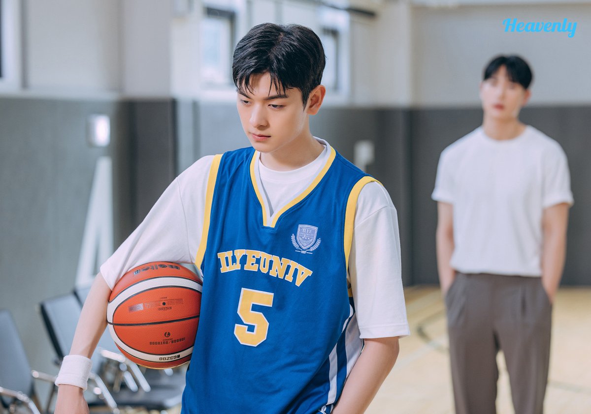 🚨헤븐리 신작🚨 【일기예보적 연애】 소나기와 재회는 예상치 못한 순간에 온다 ☔️ 동욱과 도현의 첫사랑은 다시 이어질 수 있을까? 지금...