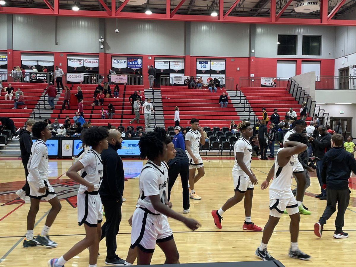 🏀 Final: @THS_BBasketball 69, Helena 47.

The Warriors controlled much of this one to grab a solid win. Great nights around the court, with @iam_jaygreen dropping 21 and @colben_landrew scoring 16 for the Warriors, plus @IanJohnigan2024’s 20 and @dolph_williams’s 16 for Helena.