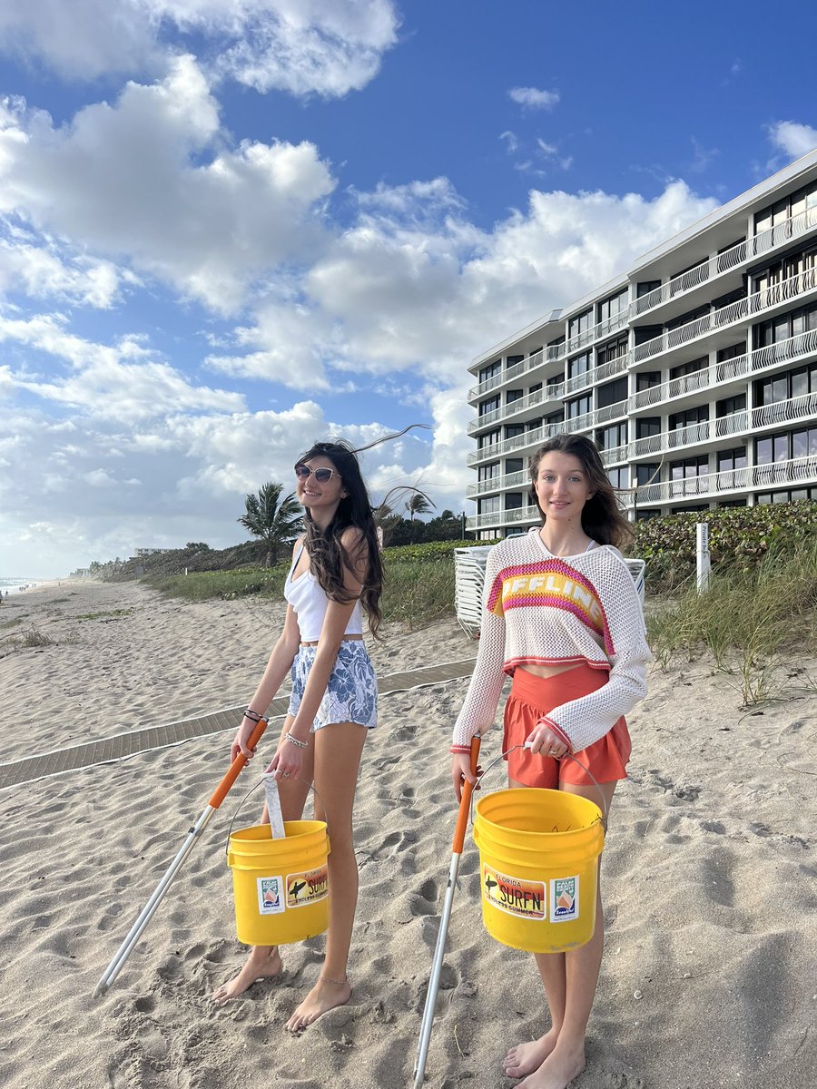 Surface71wpb's tweet photo. Beach clean up…Thanks @pbcsd for coming out last weekend! #thinkbluegogreen https://t.co/VHsafRDpZ1