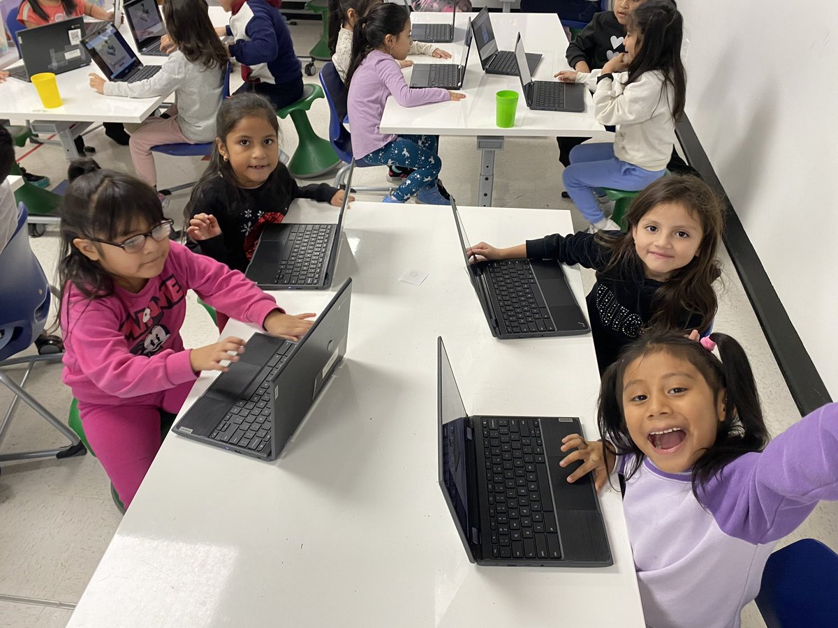Peekskill_STEAM's tweet image. Check out our 1st Grade class celebrating #HourOfCode! They dived into algorithms and debugging on Rodocodo. Students programming and  Sharing the joy of coding!#CodeEducation #STEM @PeekskillCSD @woodleywoodside @melanie_wetmore