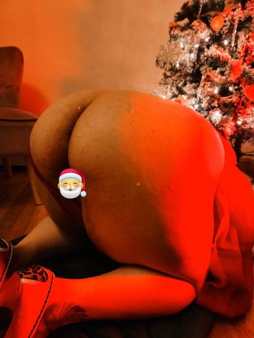 Oh, no, I'm stuck under the tree! Vid release on OF https://t.co/jRXYrj4har  #bbw #imstuck #onlyfans<a href="/tag/bbw"class="tags"><span>#bbw</span></a><a href="/tag/onlyfans"class="tags"><span>#onlyfans</span></a><a href="/tag/onlyfansbabe"class="tags"><span>#onlyfansbabe</span></a><a href="/tag/imstuck"class="tags"><span>#imstuck</span></a>