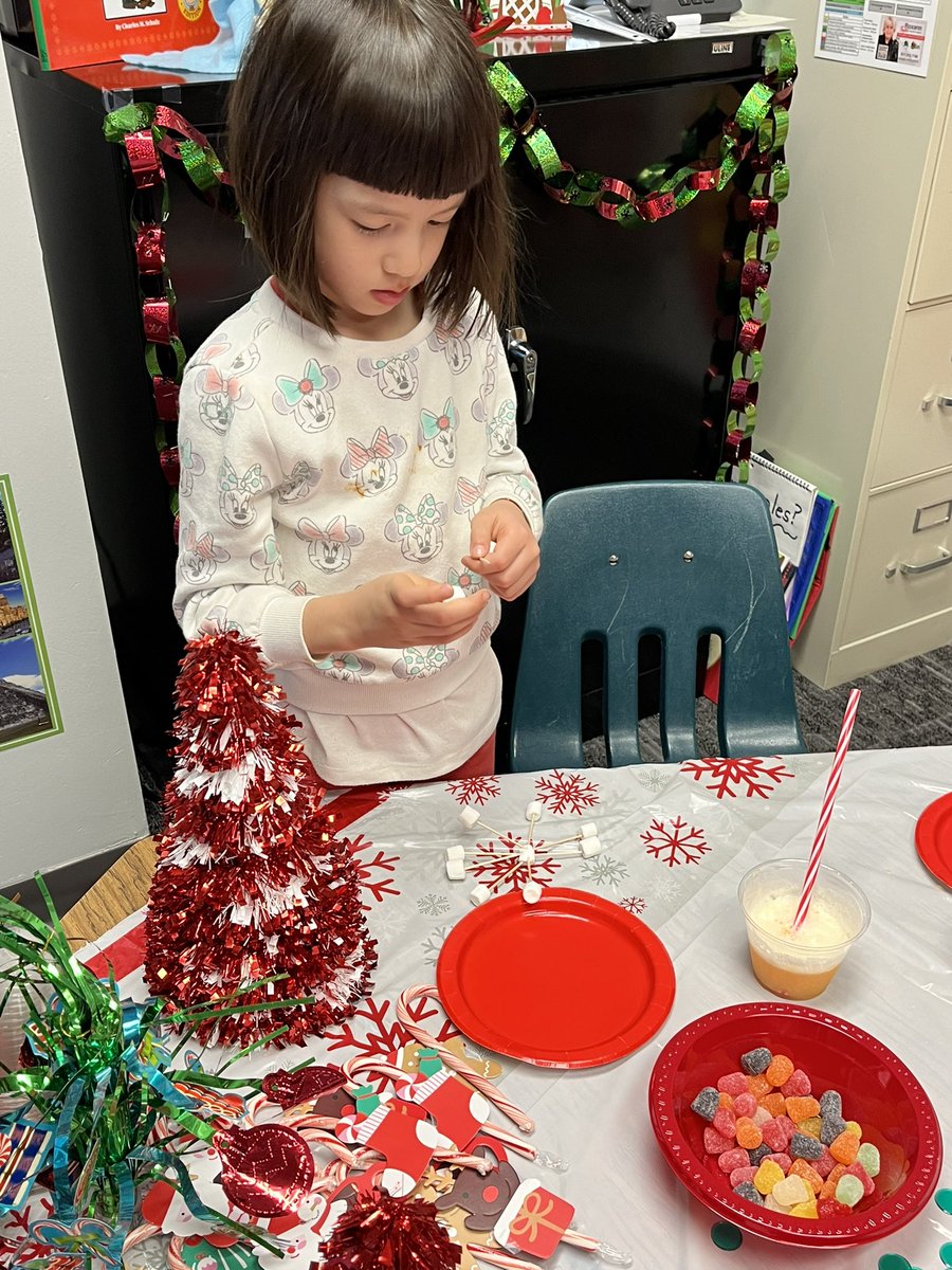Holiday fun with “Fizzy Floats” &amp; marshmallow snowflakes! ❄️❄️❄️ <a href="/Jack_D_Johnson/">Jack D. Johnson</a>