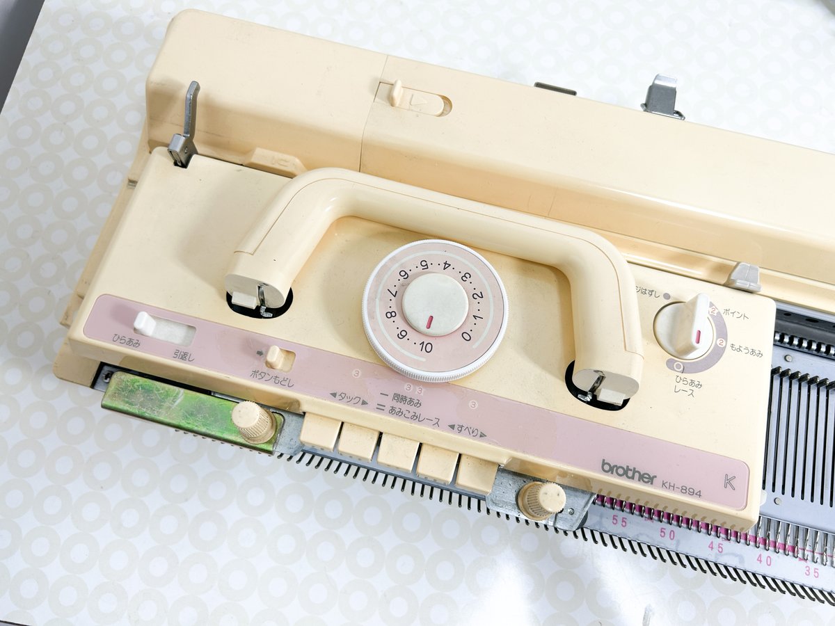 中古の #家庭用編み機 の抽選販売が始まりました❗️ 今回はブラザーの
