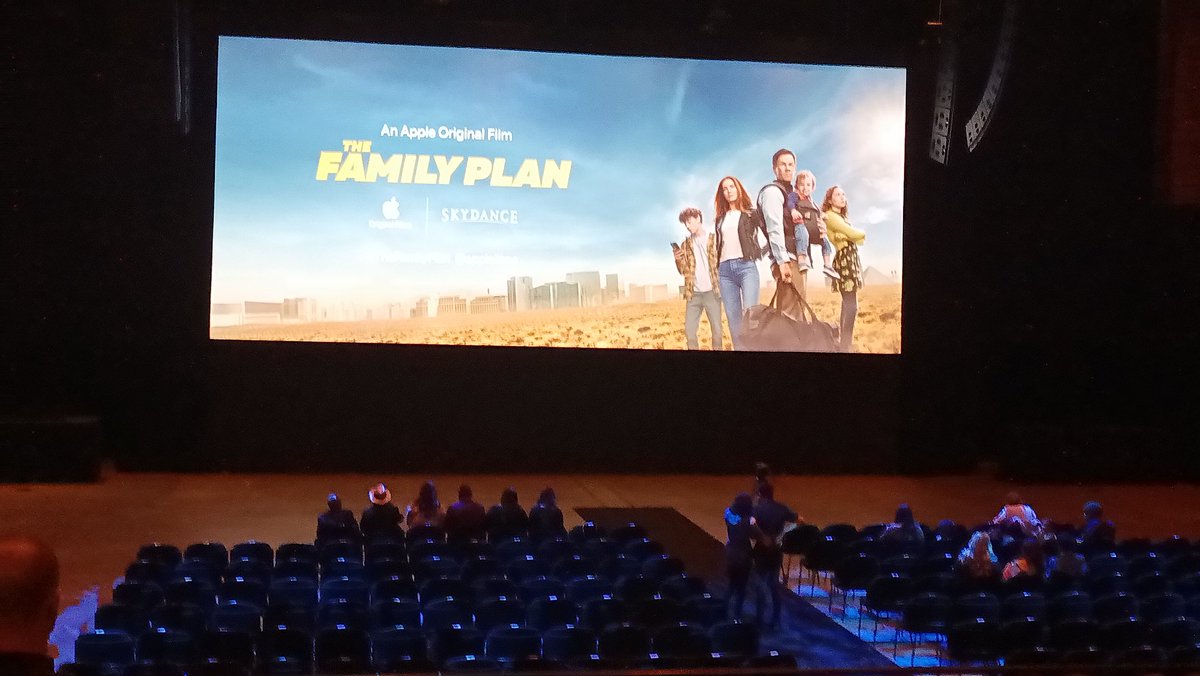 I'm making maiden voyage for a red carpet premiere of #TheFamilyPlan starring Mark Wahlberg at the Cosmopolitan casino in Las Vegas. I was lucky enough to have met the writer. #vivalasvegas