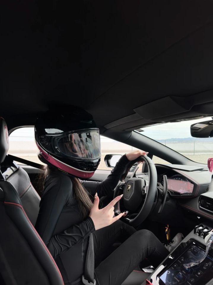 printmaking beerengine
Xin chào! Tôi là một người phụ nữ tự tin và sôi nổi, hy vọng gặp gỡ một người đàn ông chân thành để xây dựng một tương lai hạnh phúc.