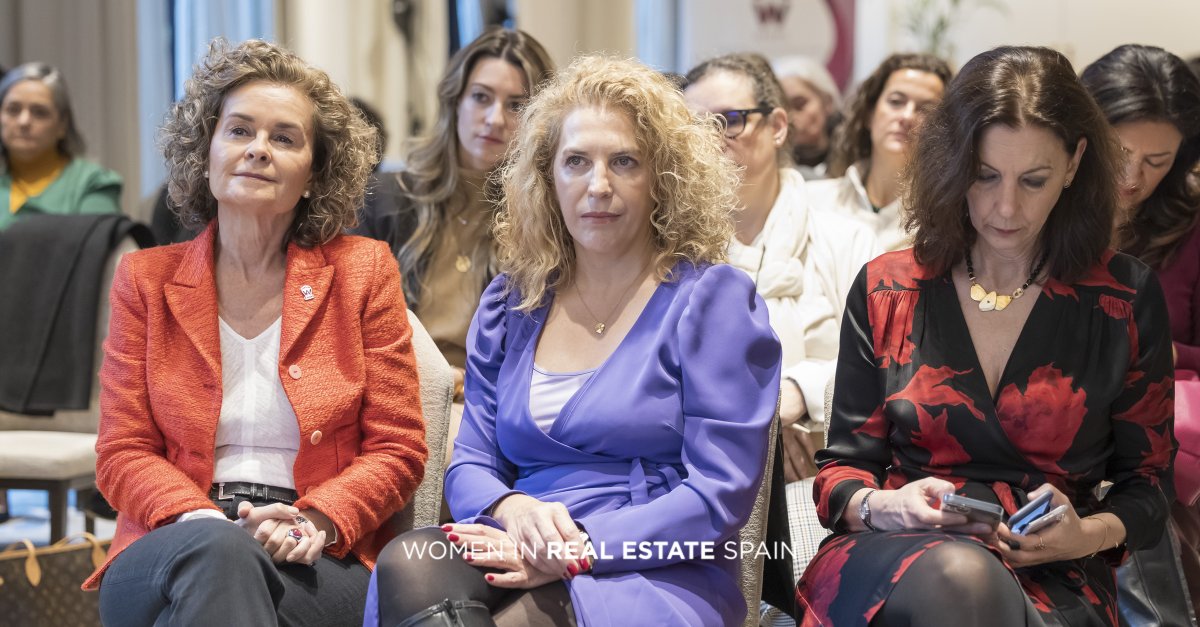 WIRES_Spain's tweet photo. Ayer celebramos un nuevo #WIRESTalks en Clave Consejos en el hotel Four Seasons. Alfonso Jiménez, socio en Exec Avenue ha dirigido esta cuarta sesión del ciclo para charlar sobre el acceso a estos órganos de gobierno.
Gracias a los asistentes y a las organizadoras del evento. https://t.co/DATxGvEyAv